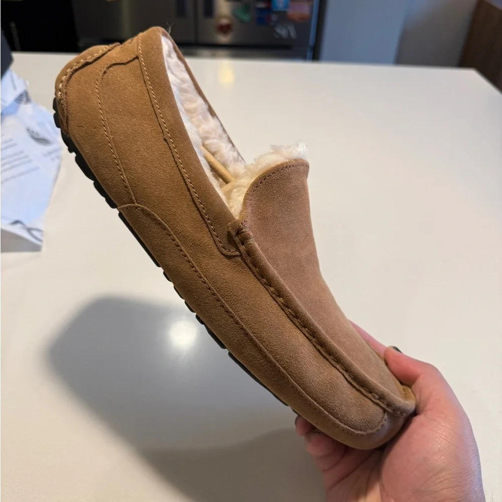 UGG - Men’s Ascot Slipper in Chestnut - US 12 - Picture 15 of 15